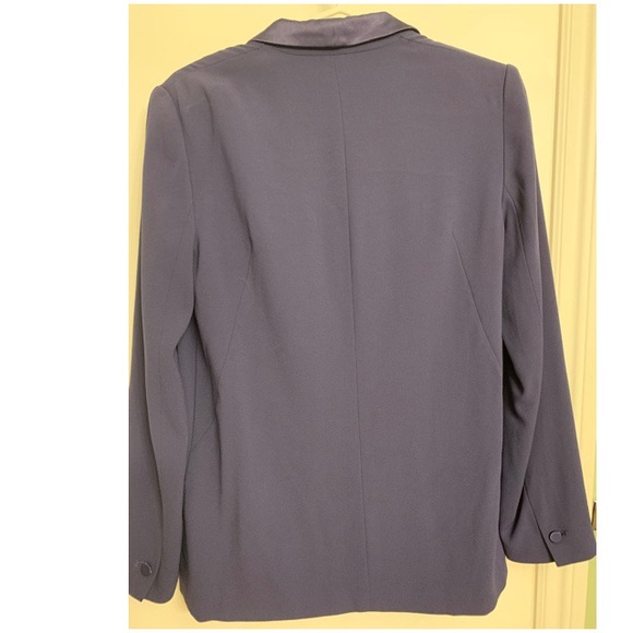 Aritzia Women’s Fashion Blazer (T. Babaton) - Picture 3 of 7